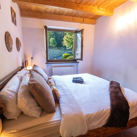 Pochi Passi Dalle Piste Di Les Arnaud *